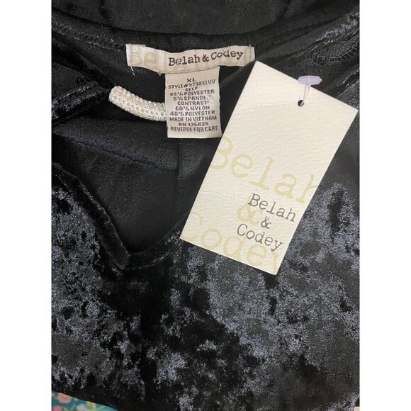 Belah & Codey XL Black Crushed Velvour Keyhole Neck Metal Accent Sleeveless Top - Picture 5 of 5